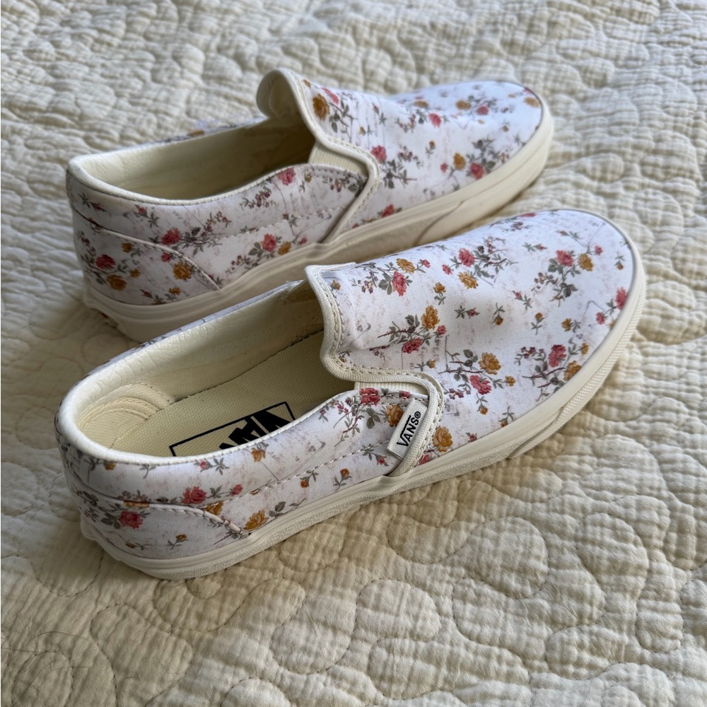 Floral Print Slip on Vans